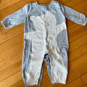 One-piece Gap bear sweater - 3-6 months